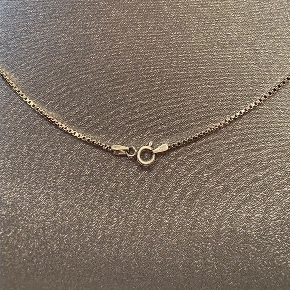 STERLING SILVER NECKLACE Floating heart charm Box chain 20” Whimsical Like new - Picture 6 of 6